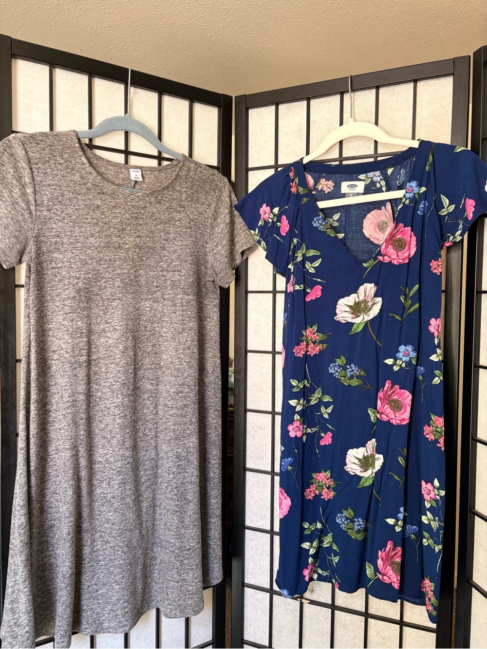 Set of 2 Old Navy Size XS Dresses: (1) Gray T-Shirt; (2) Blue Floral V-Neck
